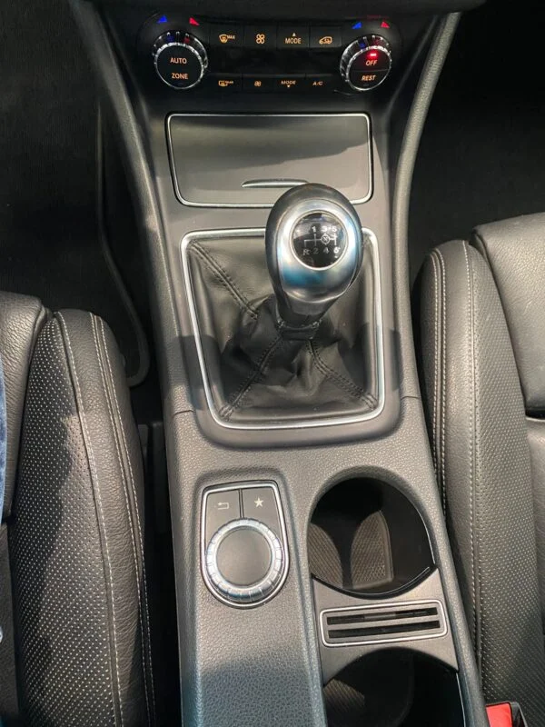 MERCEDES-BENZ GLA 2.0D