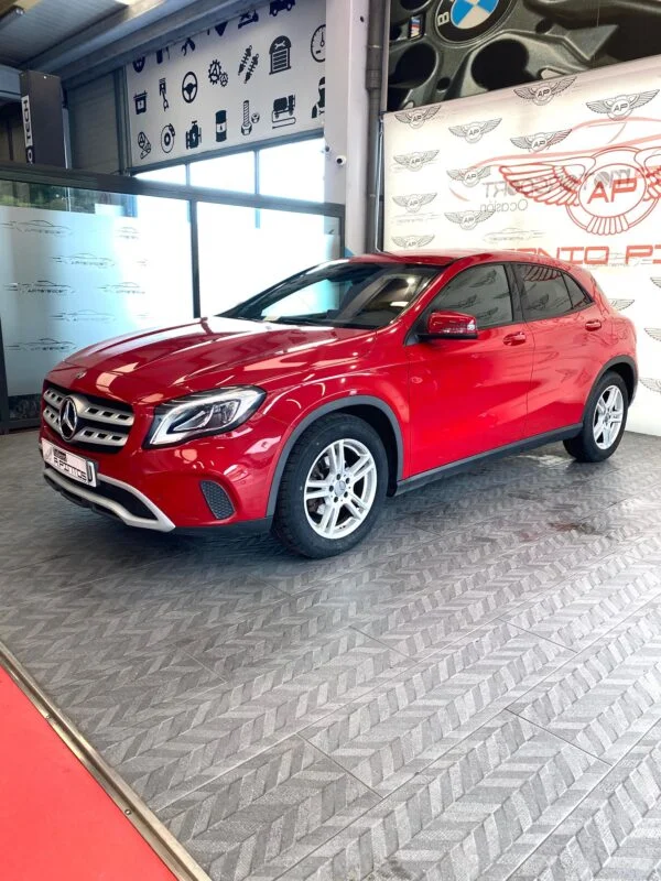 MERCEDES-BENZ GLA 2.0D