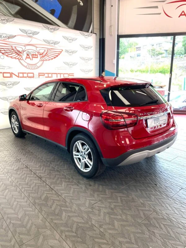 MERCEDES-BENZ GLA 2.0D