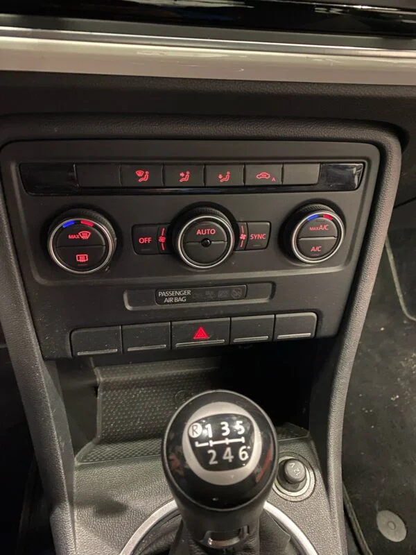 VOLKSWAGEN BEETLE 1.2