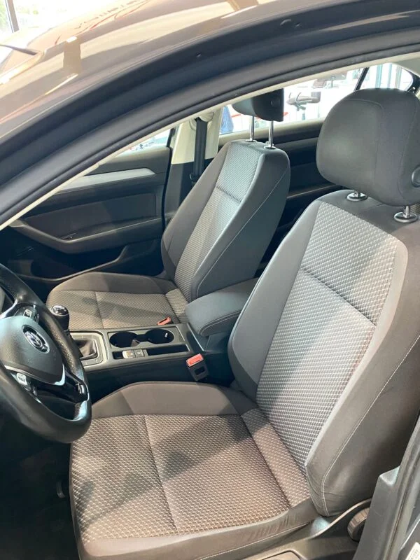 VOLKSWAGEN PASSAT 1.6 TDI