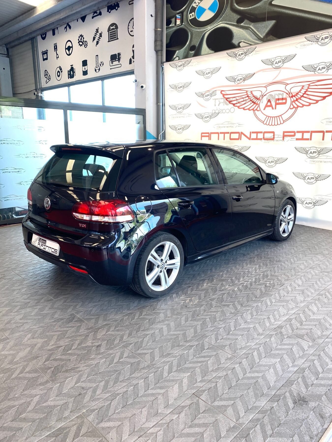 VOLKSWAGEN GOLF 1.6 TDI Rline