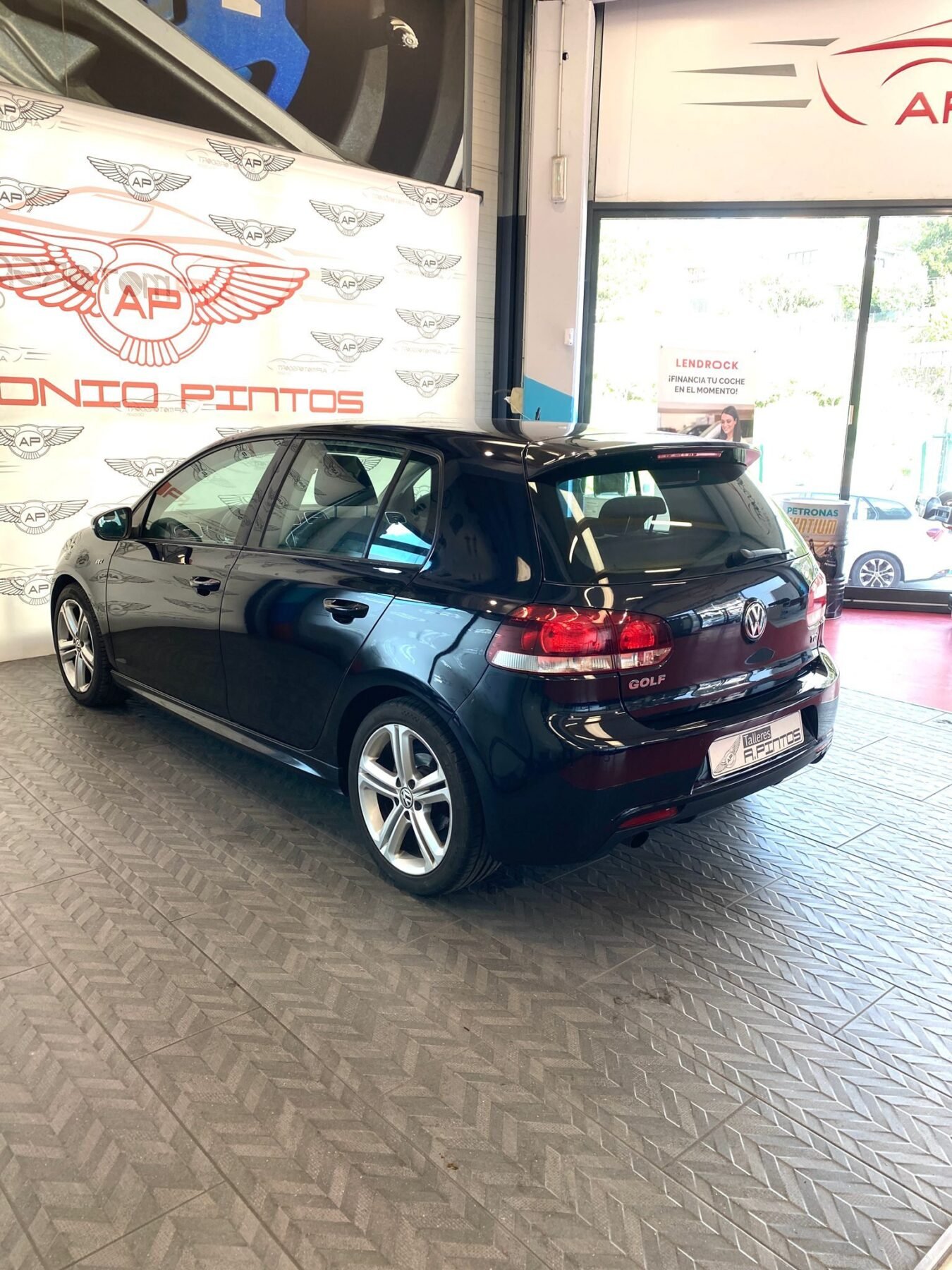 VOLKSWAGEN GOLF 1.6 TDI Rline