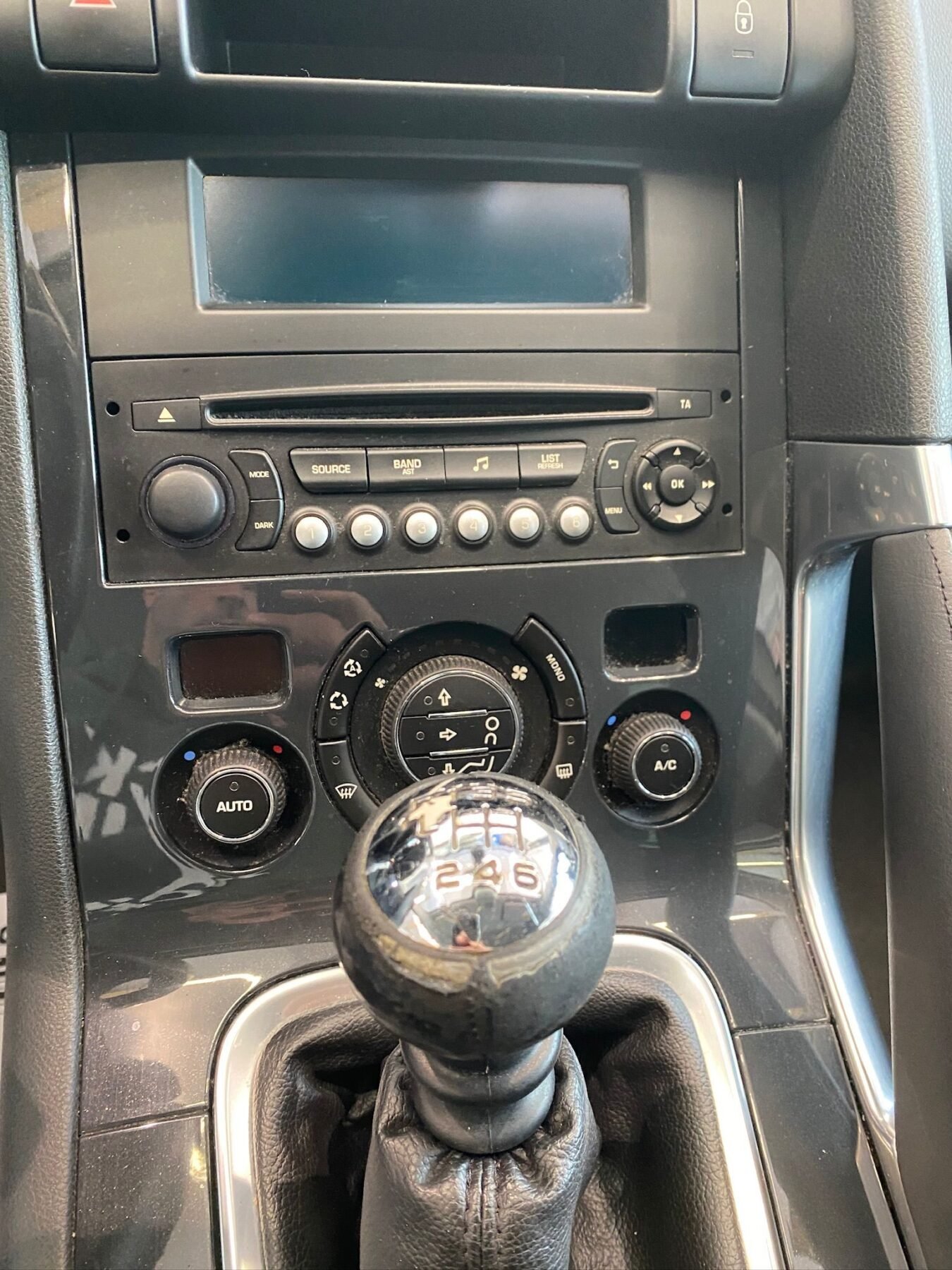 PEUGEOT 3008 1.6 HDI 120CV