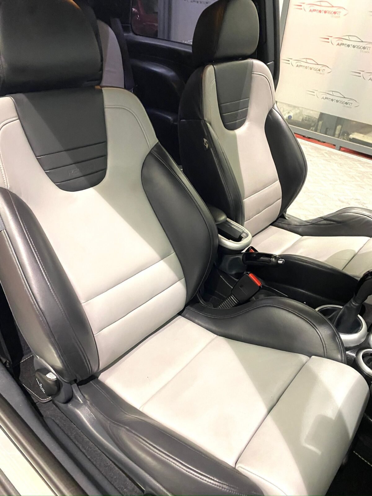 MINI JOHN COOPER WORKS 1.6