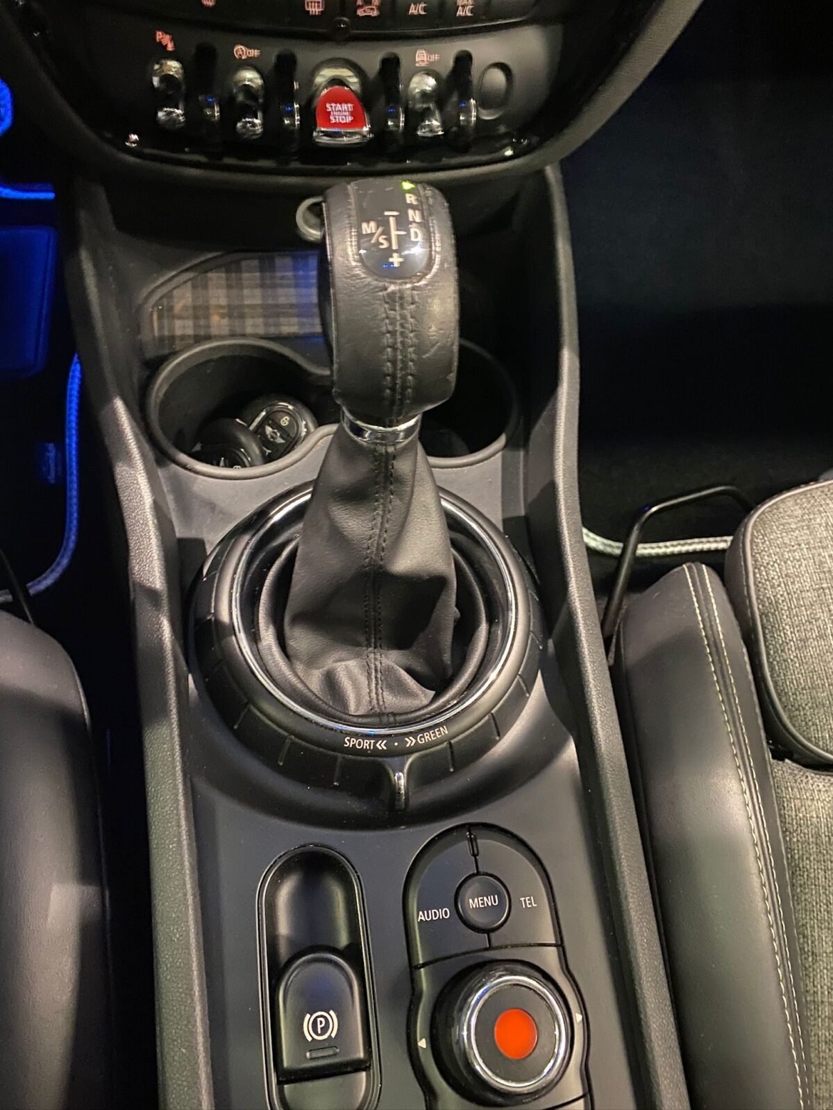 MINI CLUBMAN COOPER D