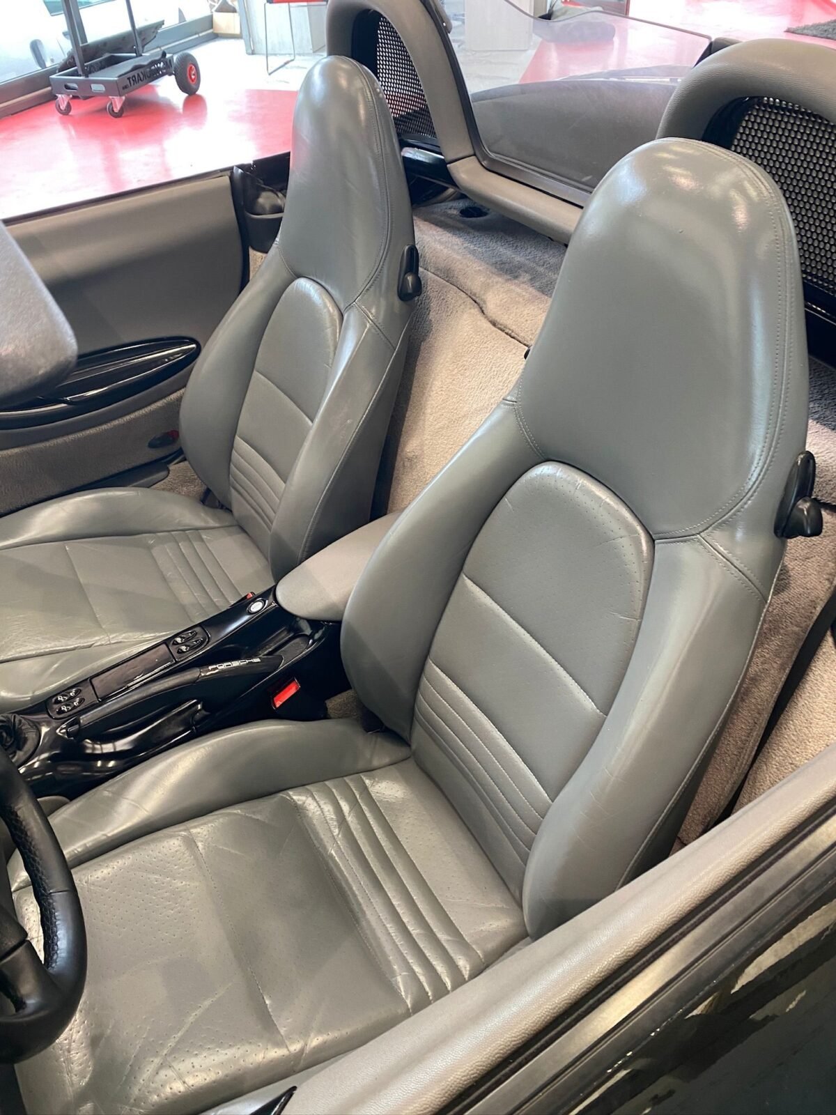 PORSCHE 2.5