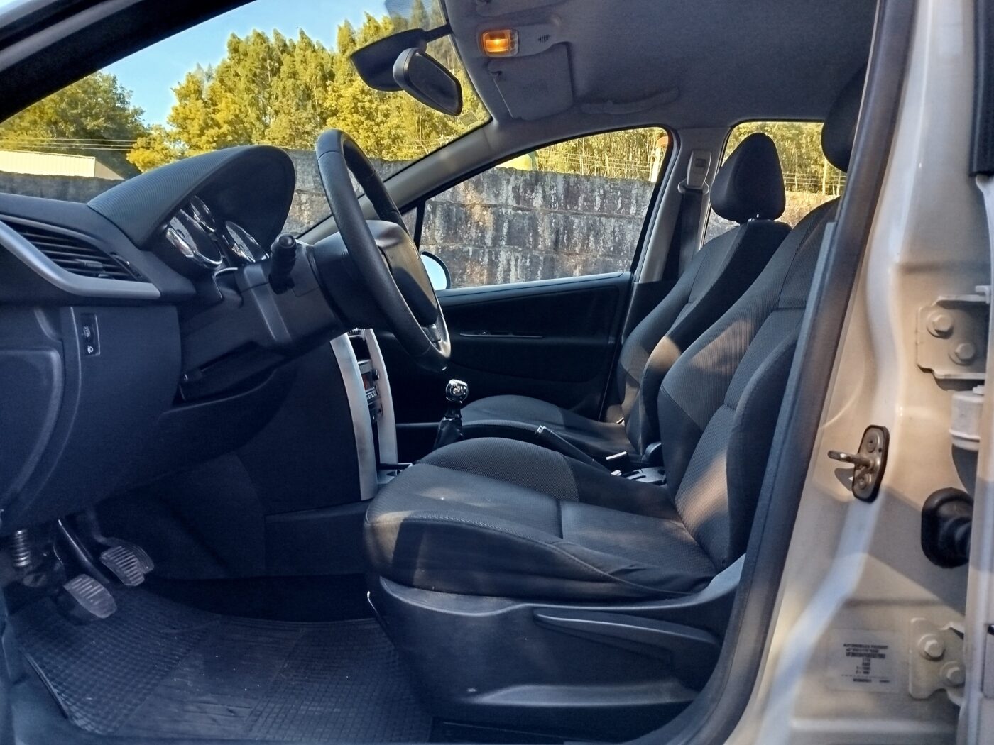 PEUGEOT 207 1.6 hdi 92 cv active