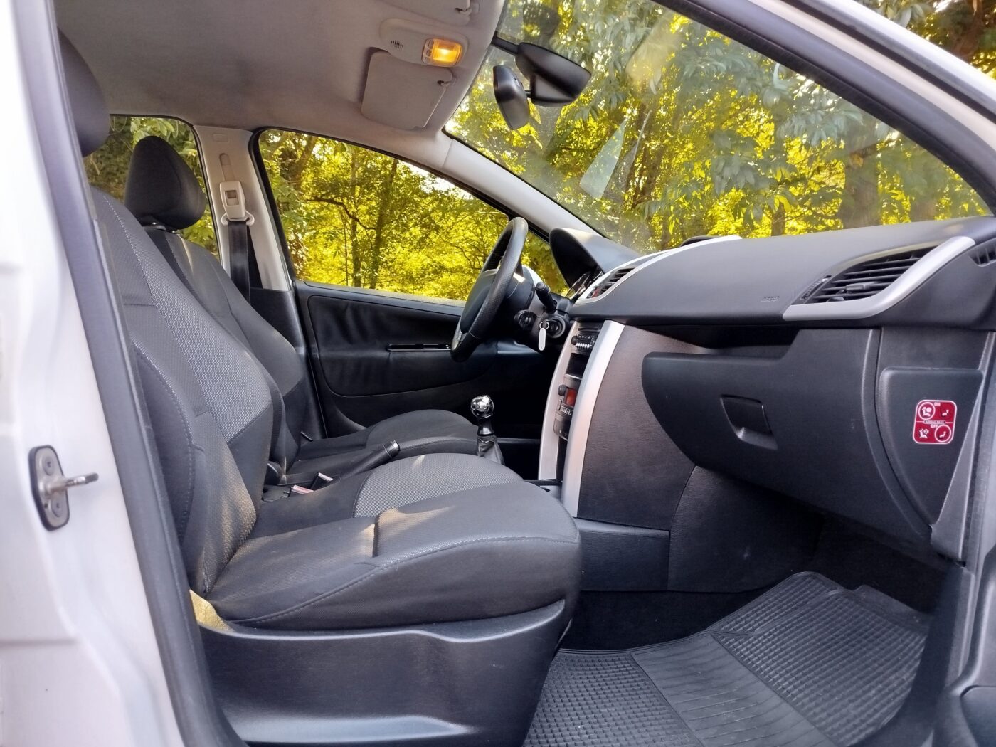 PEUGEOT 207 1.6 hdi 92 cv active
