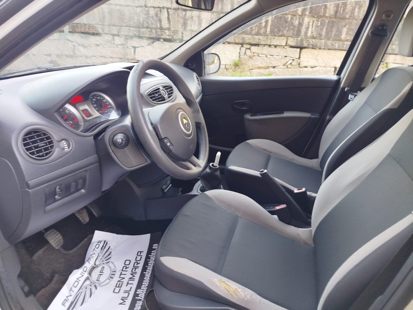 RENAULT CLIO 1.2 gasolina 75cv